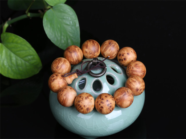 【kaiyun开云网页版】2015年橡胶木市场需求萎缩价格急跌五六百元